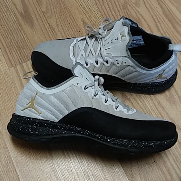 100 - Picture 1 of 3